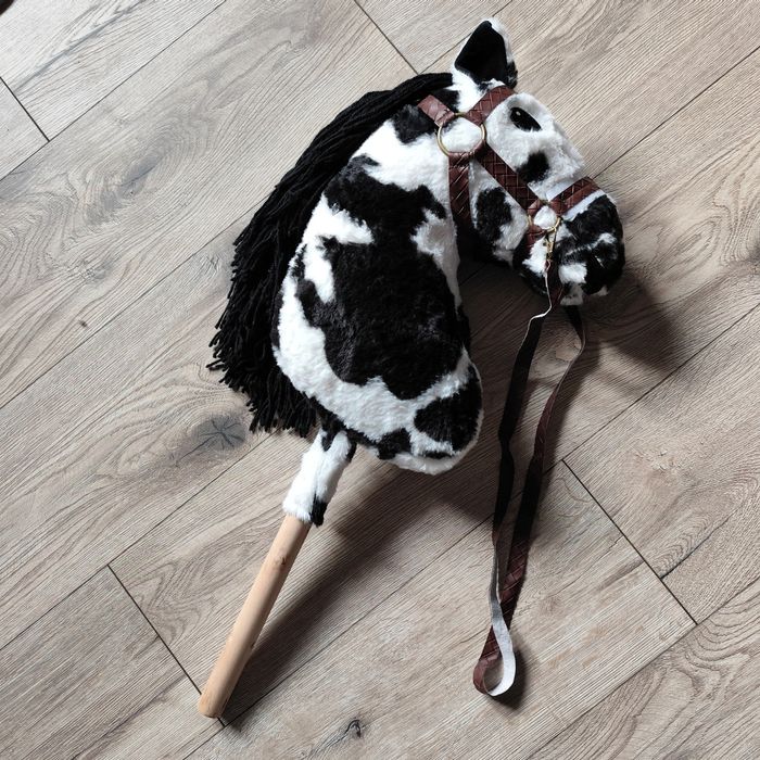 Koń na kiju hobby Horse konik łaciaty