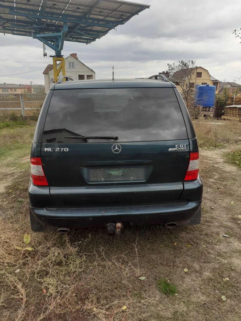 Продам мерседес бенц мл.2002 р.без двигуна.на розбір бажанно цілою.
