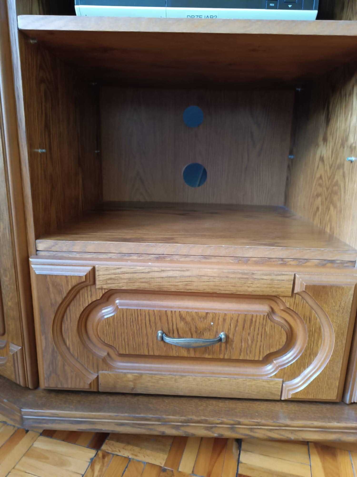 Stolik pod telewizor