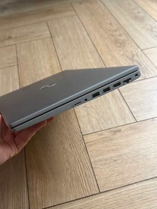 Dell Latitude 5520 | i7-1185G7 | 32GB RAM | 512GB SSD | Win10 + Office