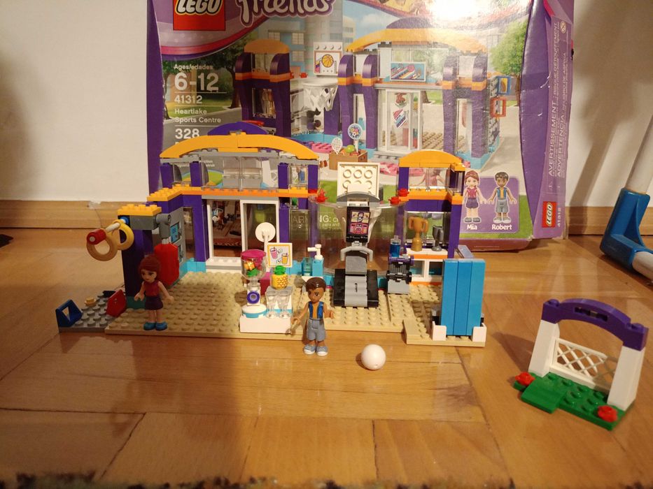 LEGO 41312 centrum sportu w Heartlake siłownia