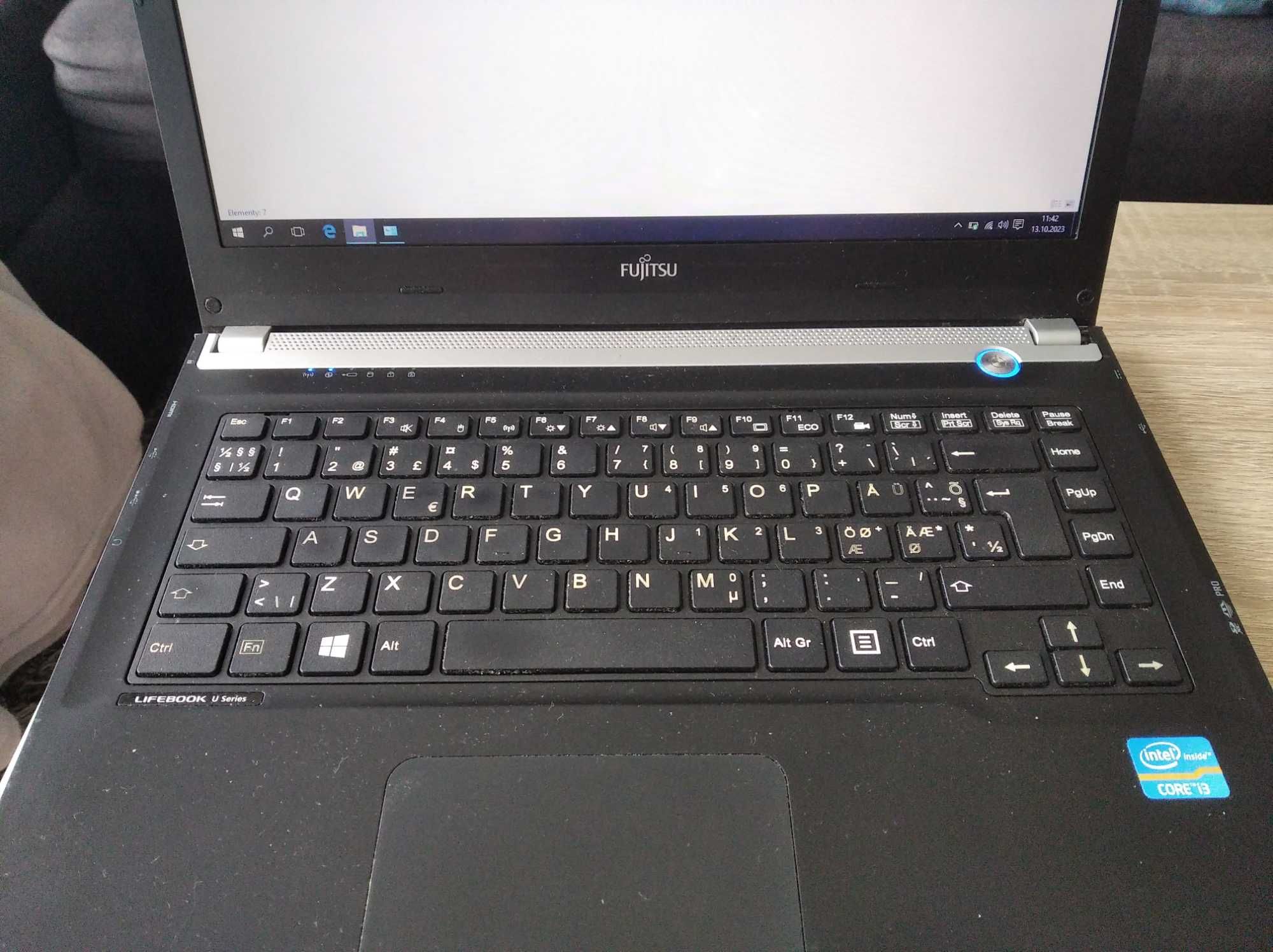 Fujitsu Lifebook UH552, 4 ramu, 13,3 calowy, intel i3