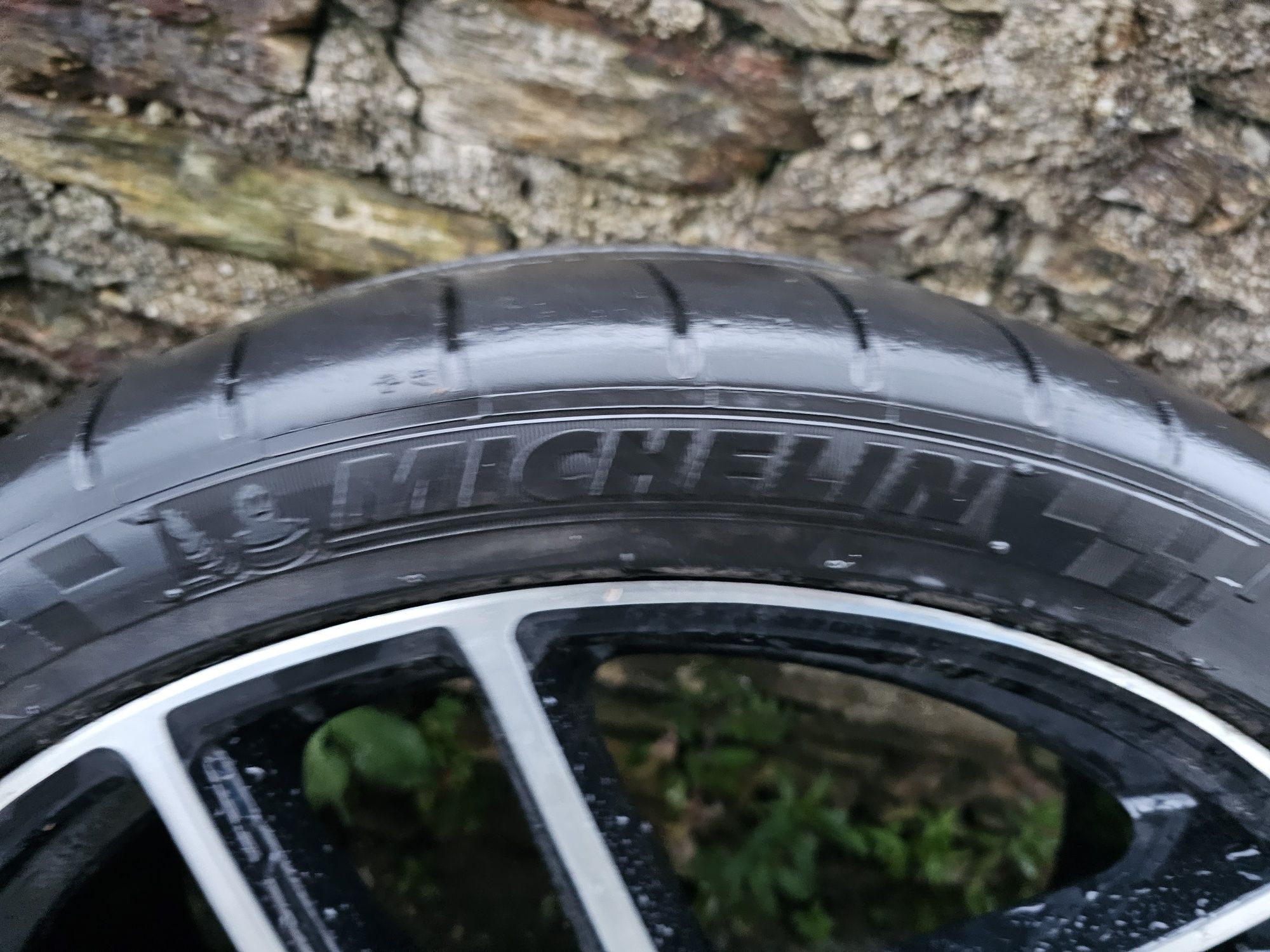 Jantes 20 5×120 BMW com pneus Michelin Pilot Sport
Possível envio para