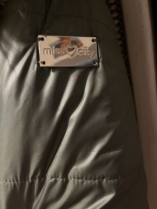 Kurtka khaki Miss City z dużym kołnierzem z eko futra rozmiar M