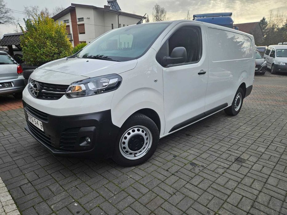 Opel Vivaro extra long ładny niski przebieg