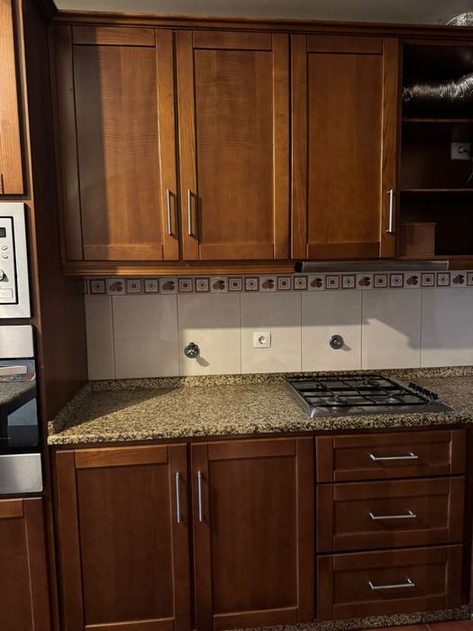 Cozinha madeira bom estado