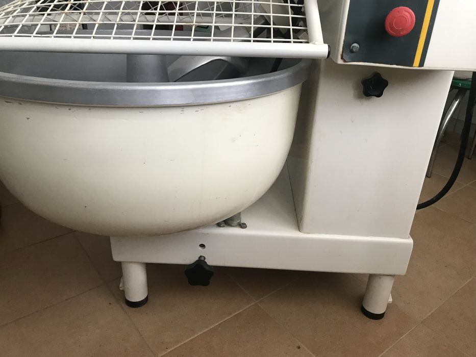 Miesiarka mieszałka do ciast