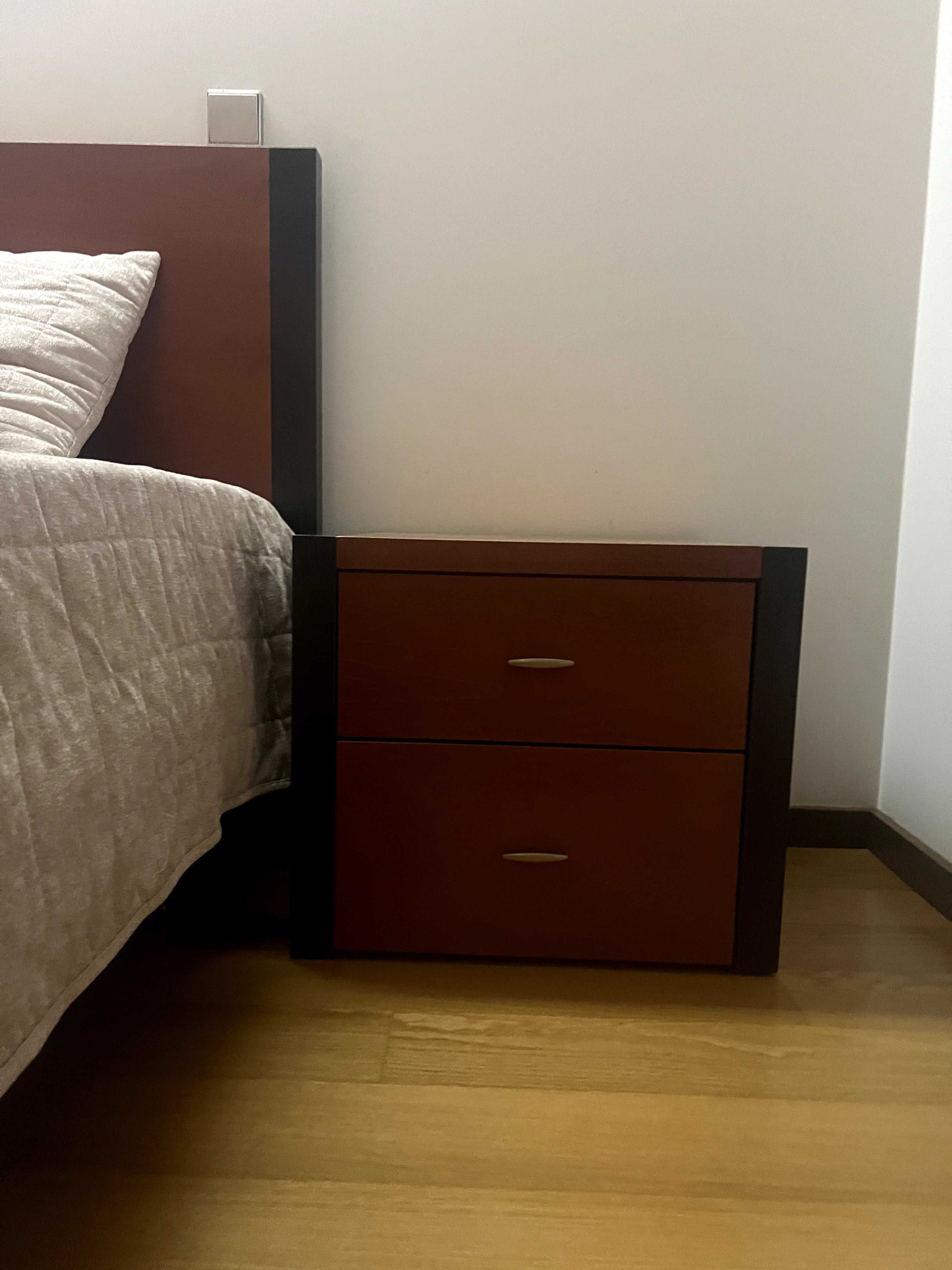 Mobília de quarto de casal em madeira de cerejeira