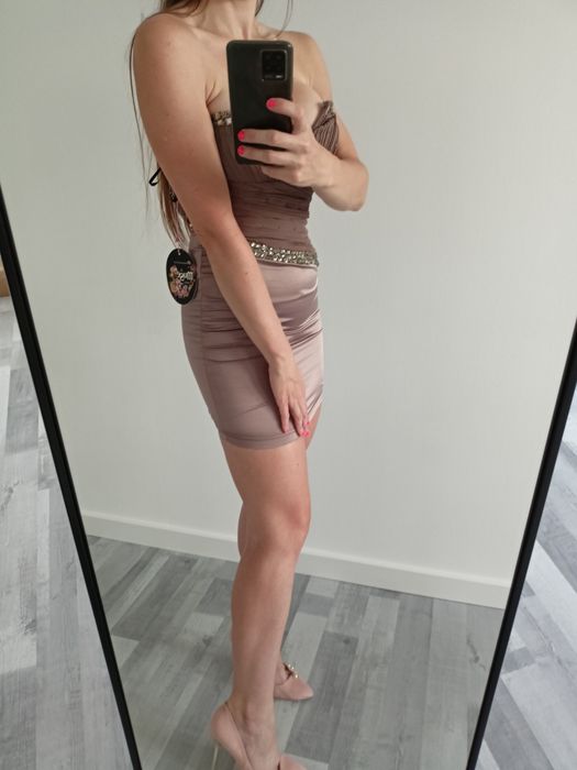 Sukienka koktajlowa z kamieniami S