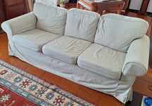 Sofá Ikea 3 lugares + Puff c/arrumação