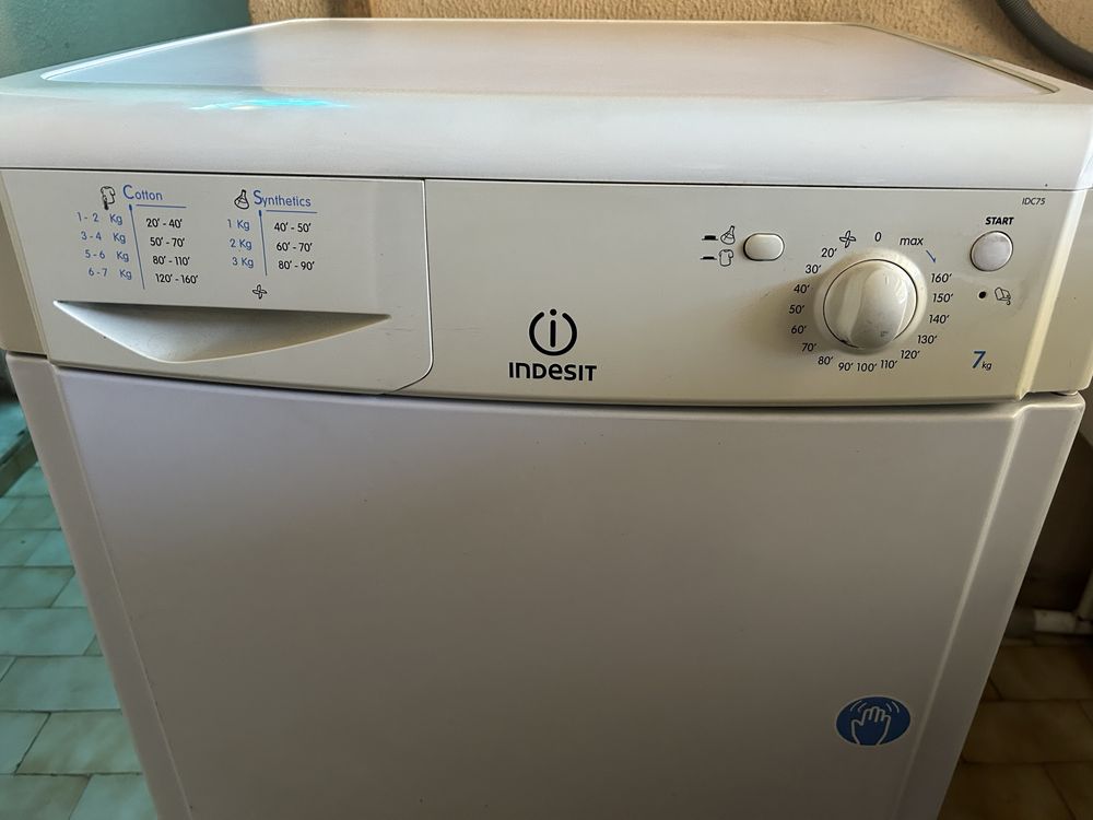 Maquina de secar indesit