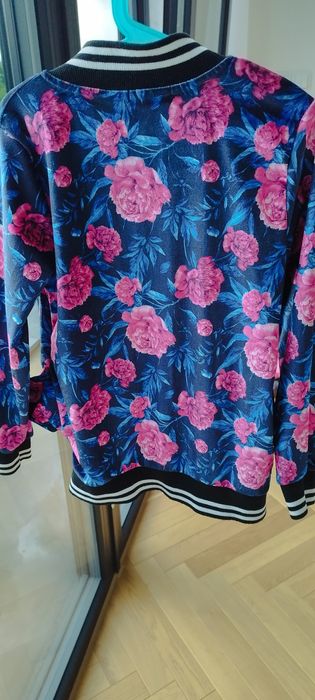 Dres welurowy bawełniany kwiaty róże kotek czarny malinowy bluza