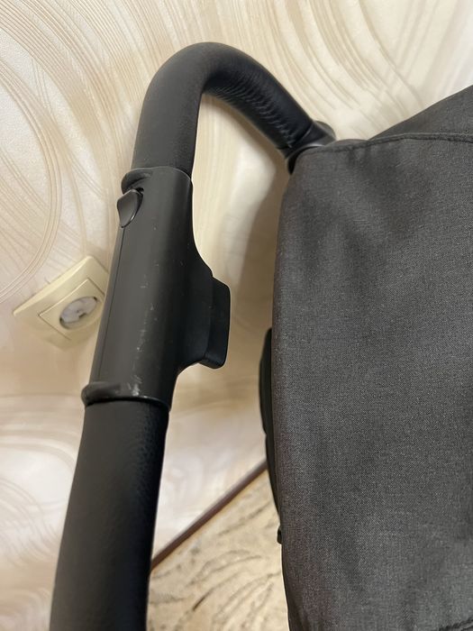 Прогулянкова коляска Carello Bravo