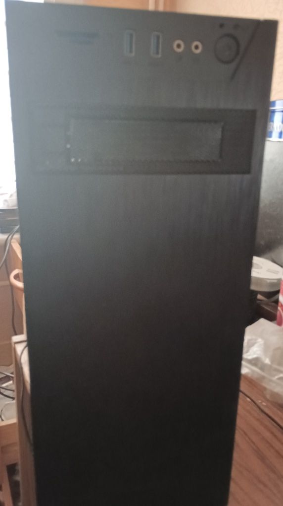 Komputer stacj plus monitor 22" Intel G3260 ssd+hdd