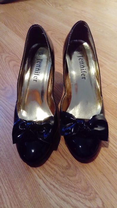 Buty lakierki rozm. 40