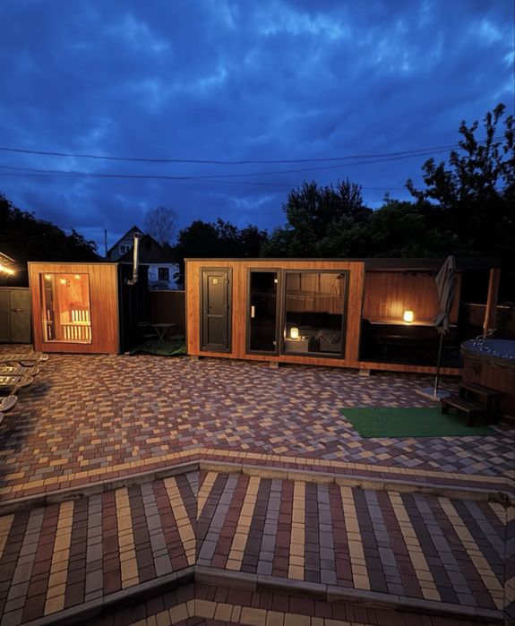 Будинок з басейном сауною/баня та чаном/джакузі