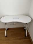 Stolik mobilny do manicure kosmetyczny