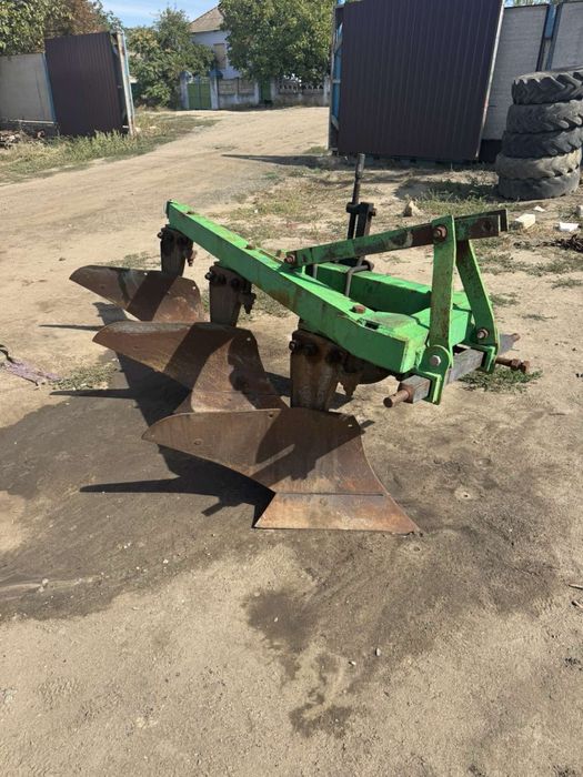 Плуг 3х корпусний ПЛН 3-35