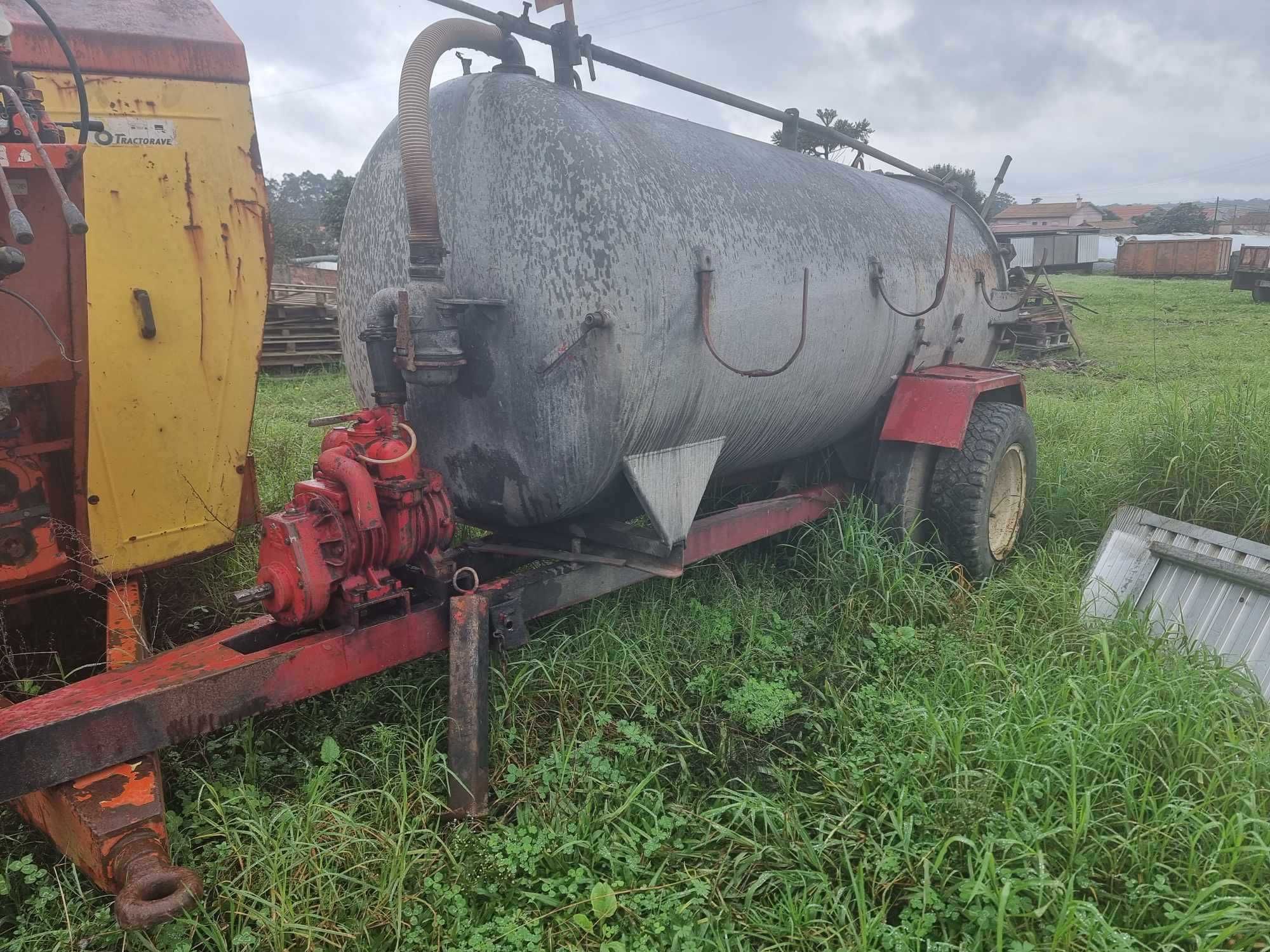 Cisterna agricola usada de 3000 litros