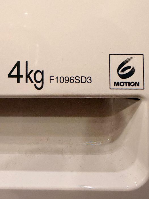 Продам стиральную машину  LG 4 кг F1096SD3