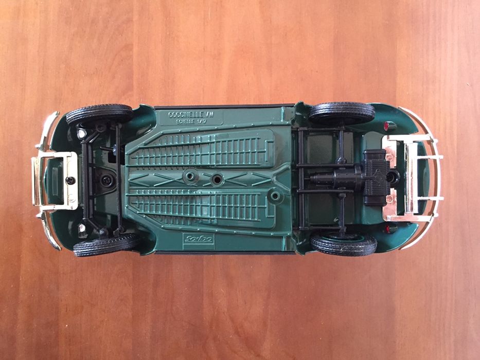 Coccinelle VW Carocha Escala 1:17 Solido