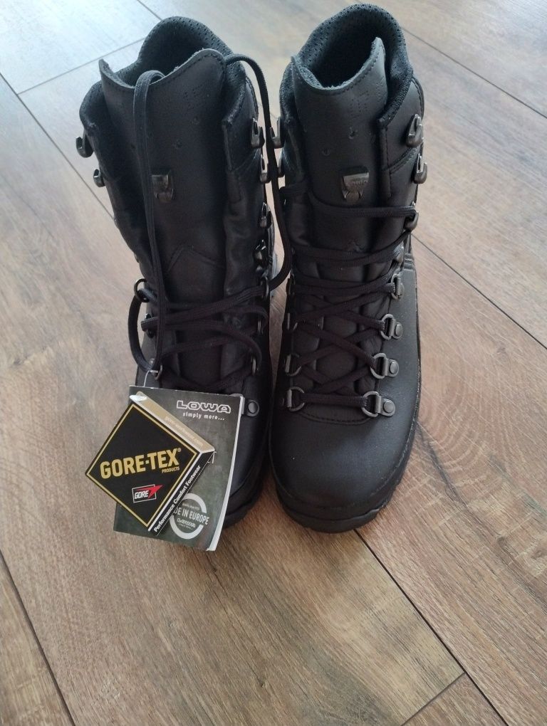 Lowa Mountain boot GTX 37