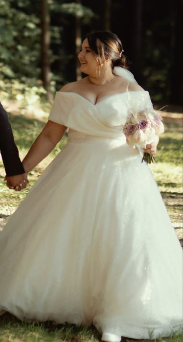 Весільне плаття.