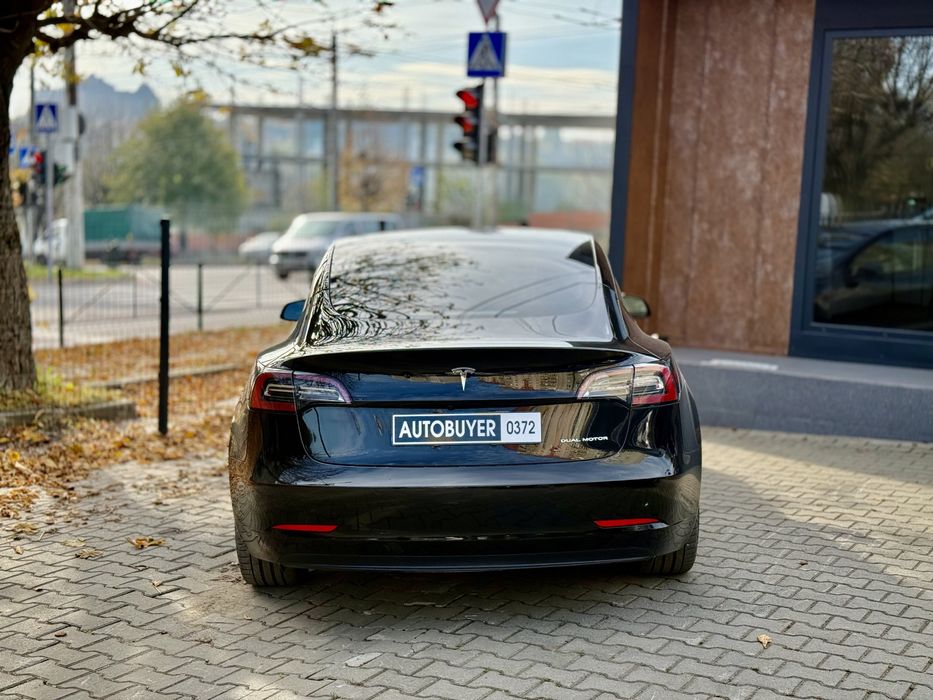 Tesla Model 3 Long Range DM