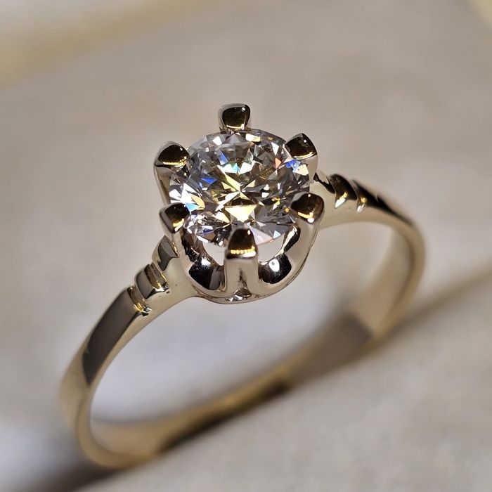 Pierścionek 585 z Diamentem Naturalnym 0,7 CT F Si2 GIA 3xExcellent