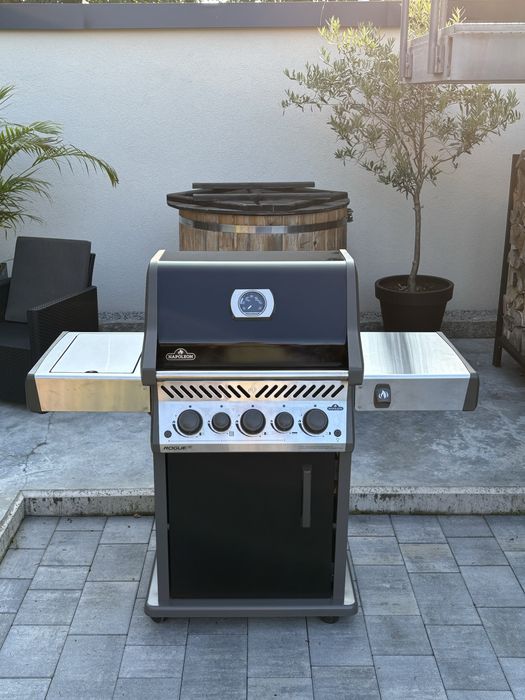 Grill gazowy Napoleon Roque SE Sizzle Zone