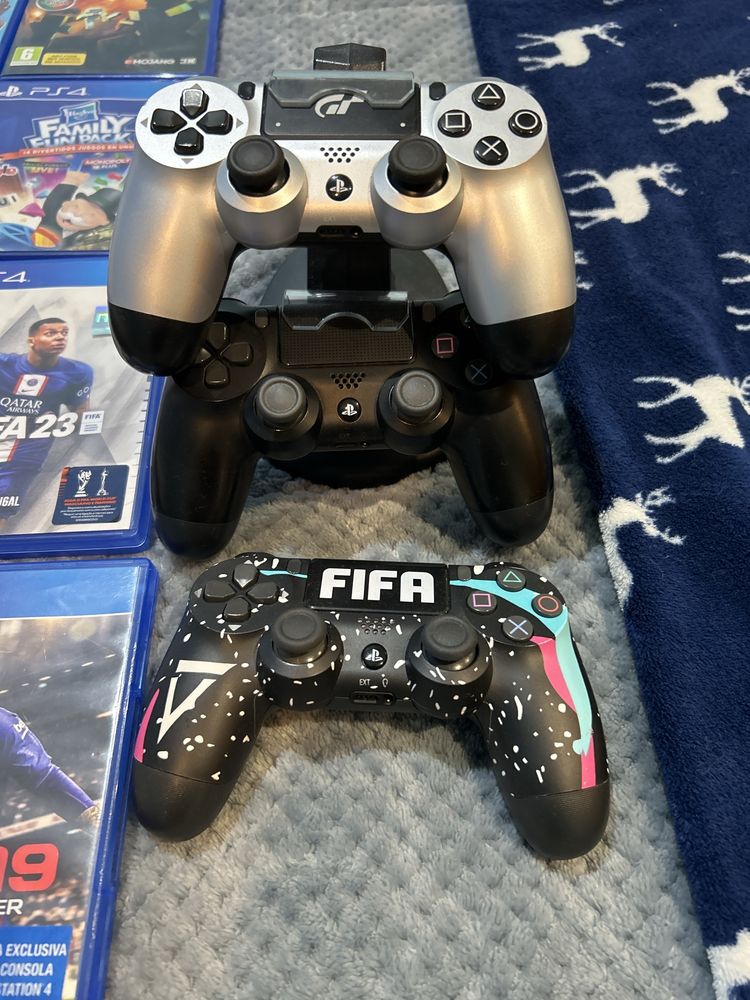 Playstation 4 como nova c/ jogos incluidos