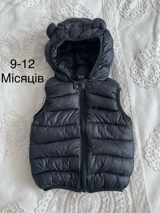 Безрукавка чорна