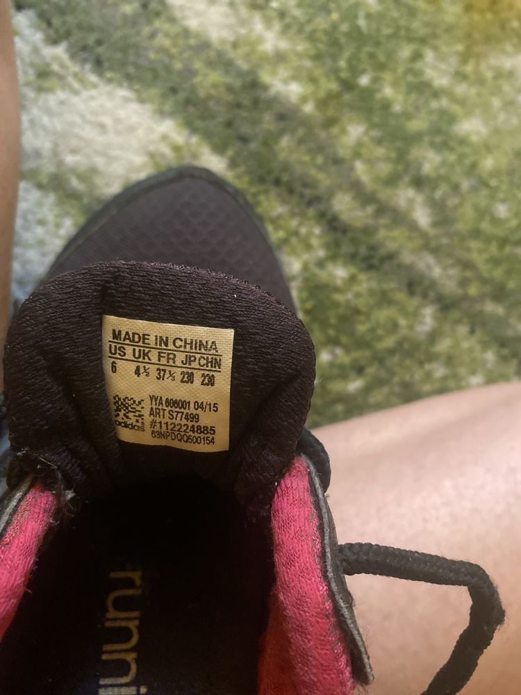 Adidasy czarno- różowe running dla kobiet