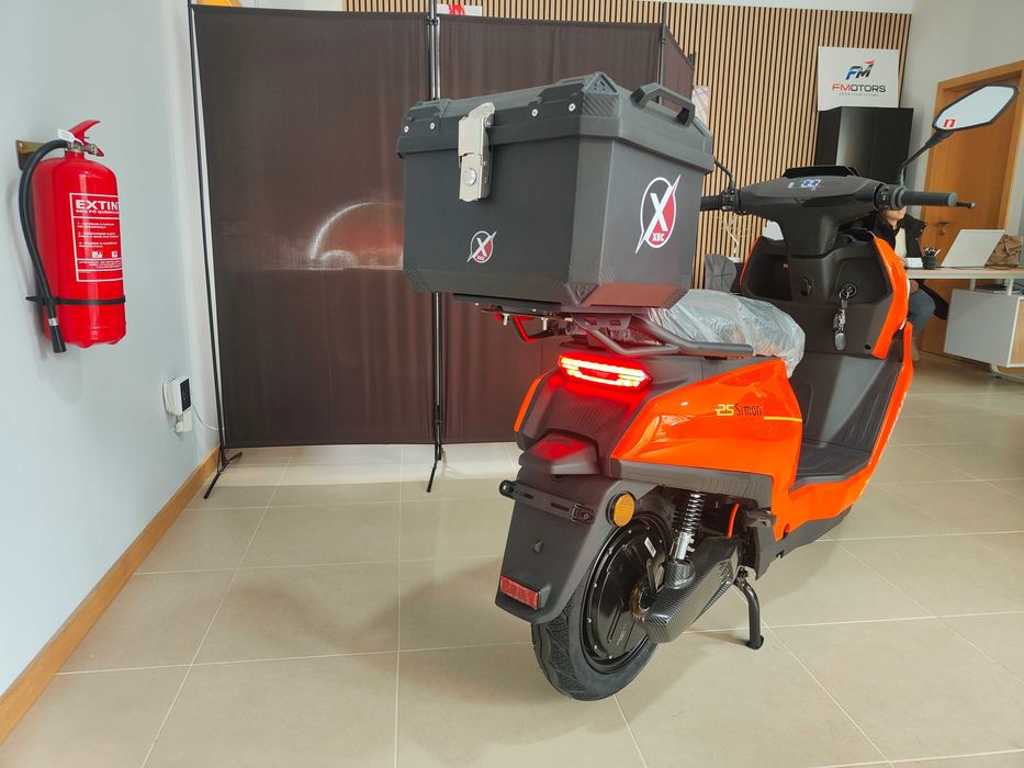 SCOOTER ELÉTRICA SEM CARTA XEC SIMON 24 e 24