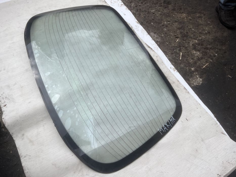 Стекло задние в кузов ниссан максима а32 nissan maxima a32