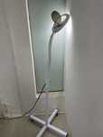 Luz com lente lupa