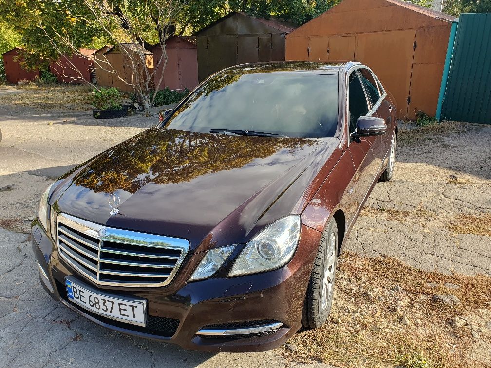 Продам Mercedes Benz E class 2012