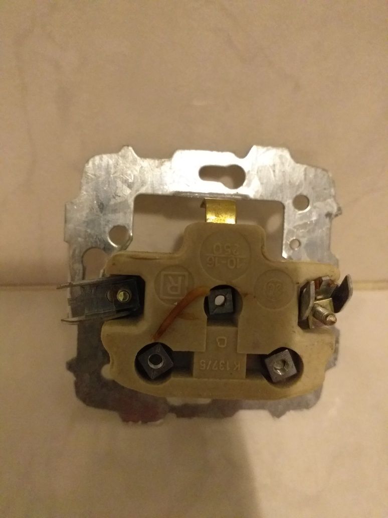 Fichas eléctricas e interruptores eléctricos