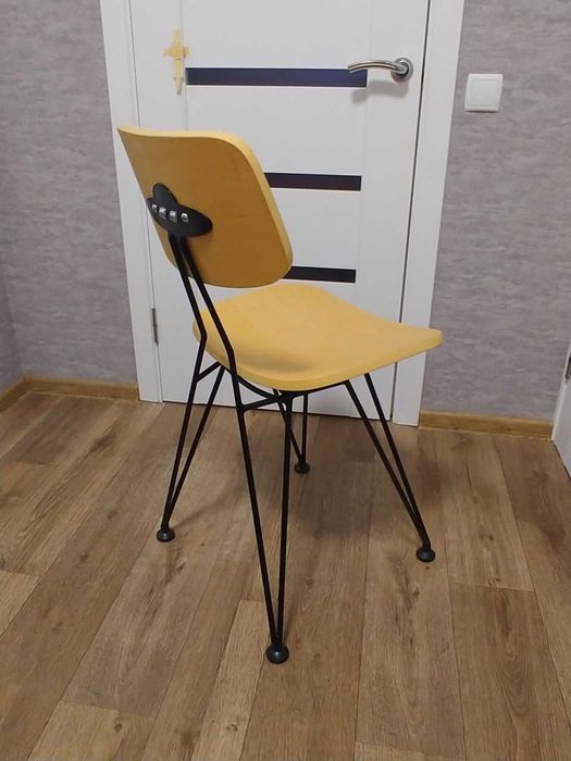 Продам ретрофутуричтический стул.