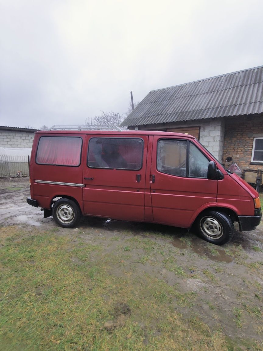 Авто Форд транзит