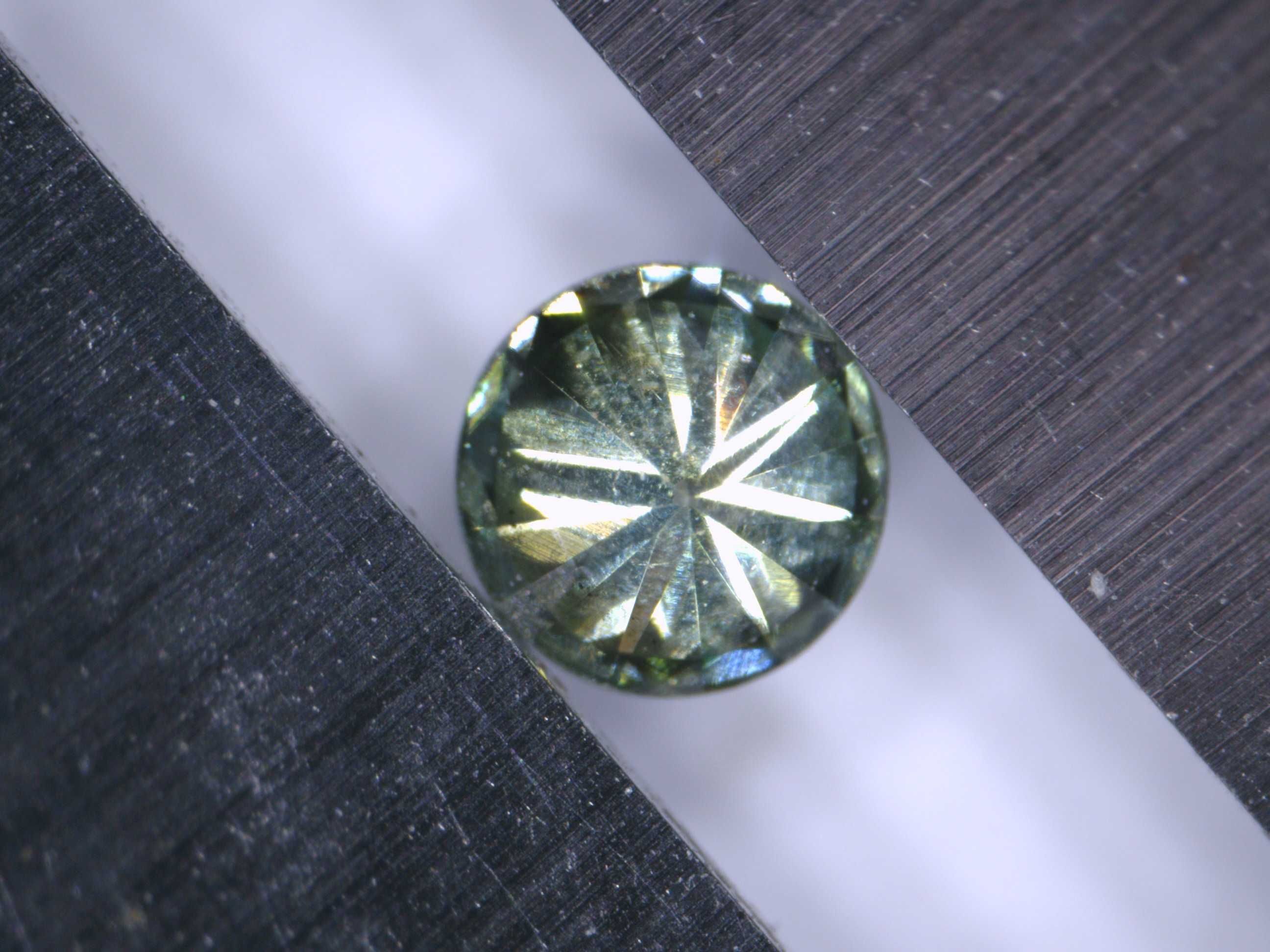 Diament 0.06ct Zielony Brylant SI2
