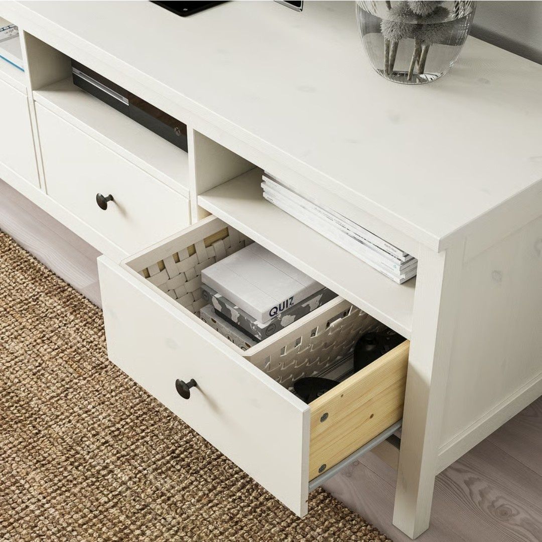 Szafka RTV Ikea Hemnes - drewniana, sosnowa - biała bejca