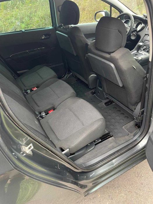 Peugeot 5008 2010рік 1,6 дизель