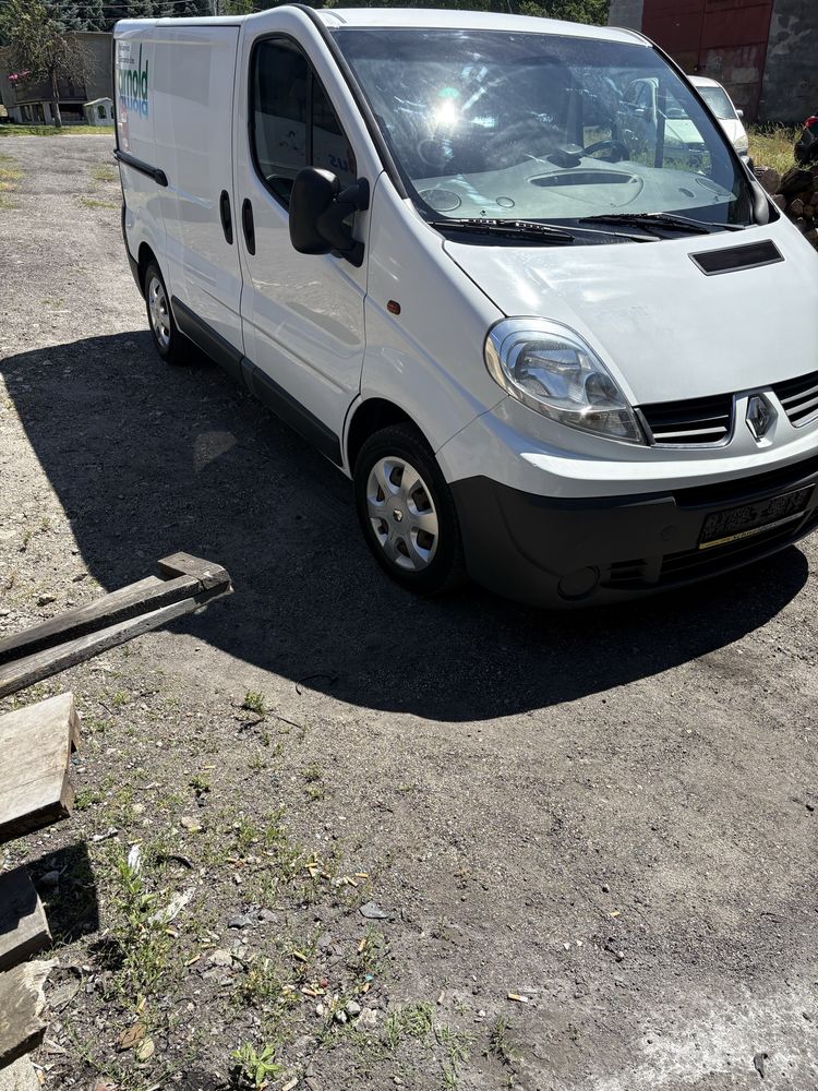 Trafic 2.0dci klima niski przebieg 2011r