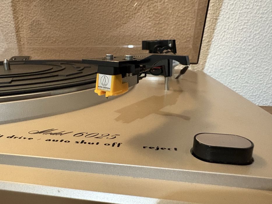 Gira discos Marantz 6025