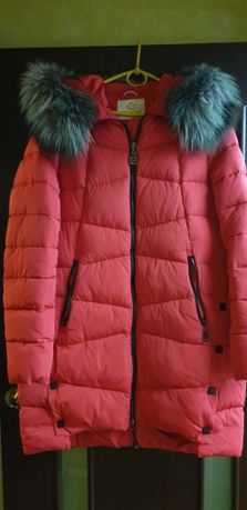 Продам зимнюю женская курточка