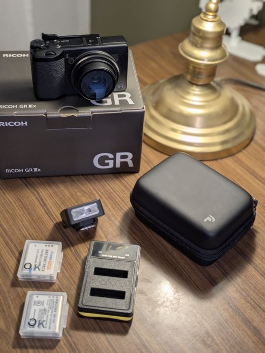 Câmara fotográfica Ricoh GR IIIx – 5500 disparos apenas