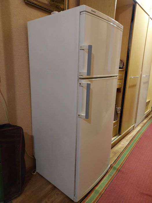 Холодильник Siemens