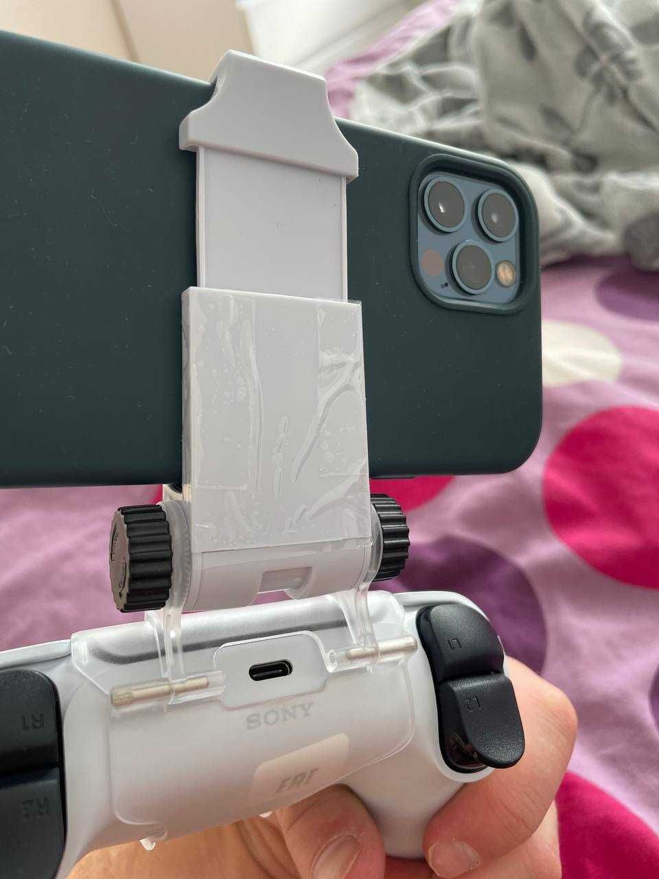 Держатель для геймпада PS5