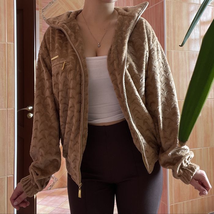 Бомбер на осінь